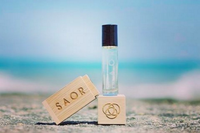 An airy, all-natural perfume that smells nothing like the perfume counter. Thank goodness.