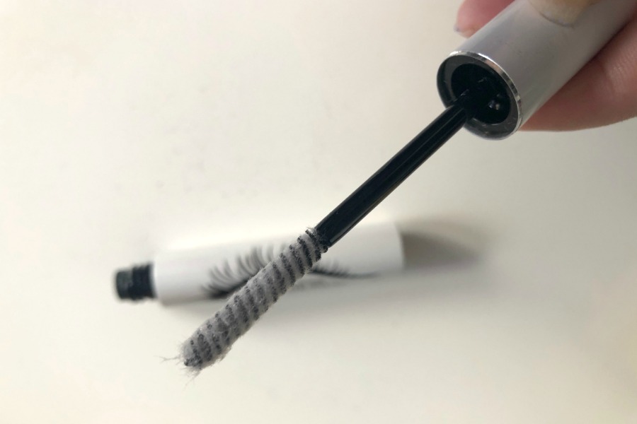 The best way to lengthen lashes, without false eyelashes or extensions.