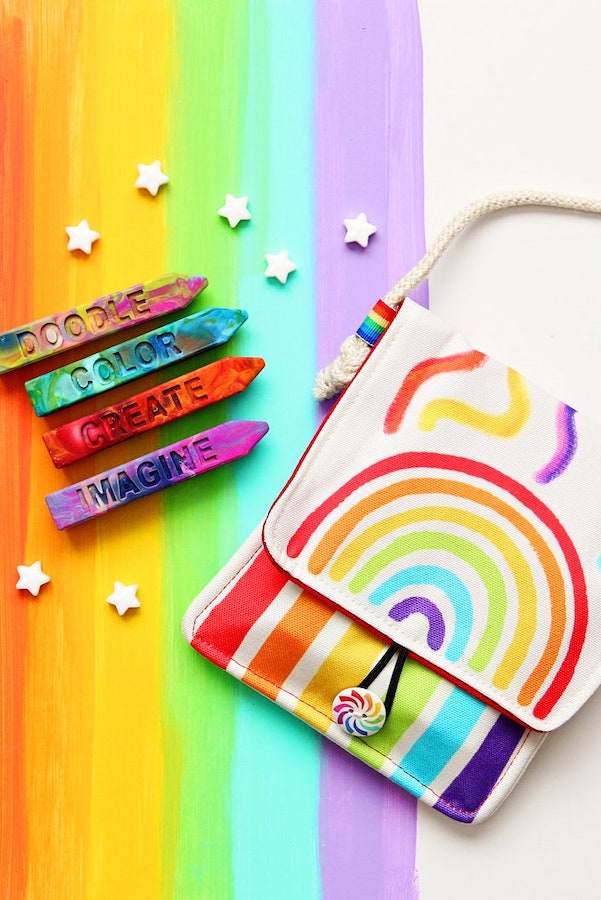 Rainbow crayon tote and art creativity inspiring handmade crayon set from Art2theExtreme | The coolest 3 year old gifts Rainbow crayon tote and art creativity inspiring handmade crayon set from Art2theExtreme | The coolest 3 year old gifts
