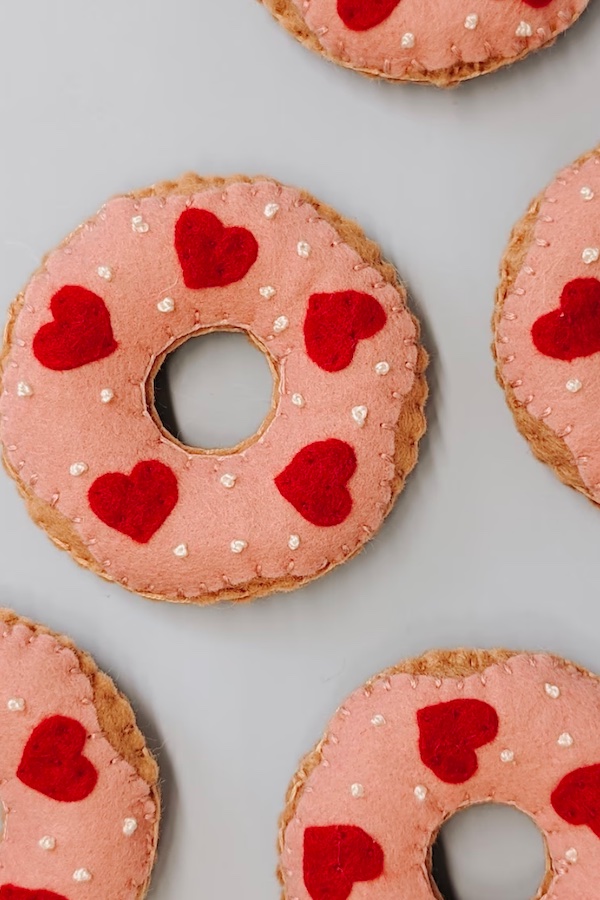 Best Valentine's Day gifts from Etsy for kids: Casa Chabeli's felt heart donut play food